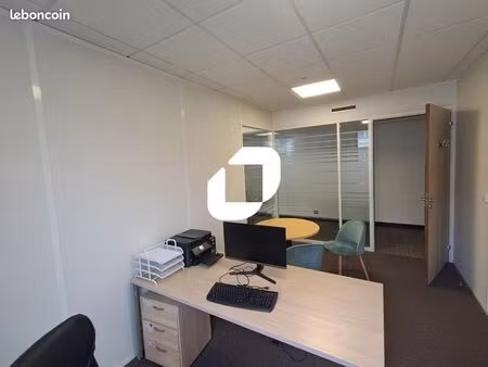 bureau 100 m²