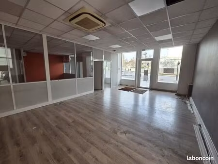 local bureaux 163 m²