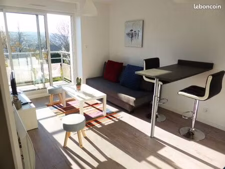 appart 1 chambre  tout équipé  parking privé  fibre