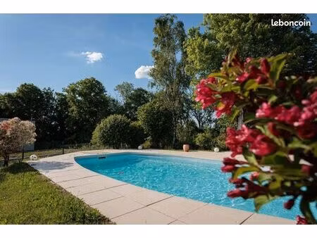 maison 7 pièces 230 m²