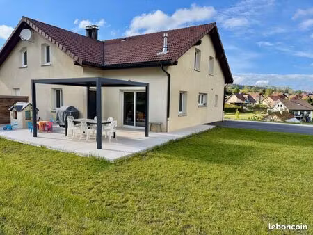 maison 5 pièces 141m2