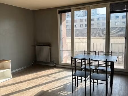 location t2 choisy le roi