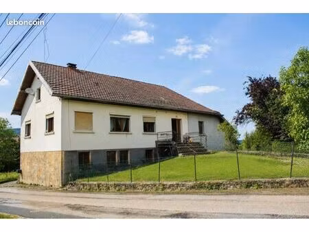apparement avec jardin  grange et fort potentiel