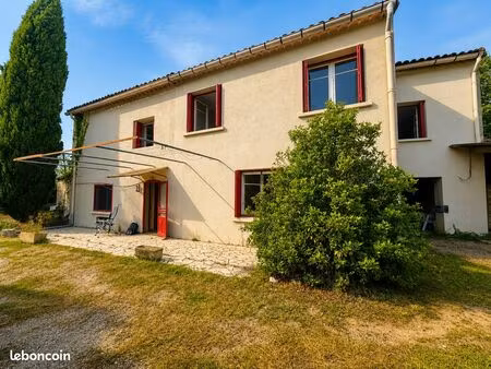 mas en pierre de 295 m² à rénover – appartement indépendant