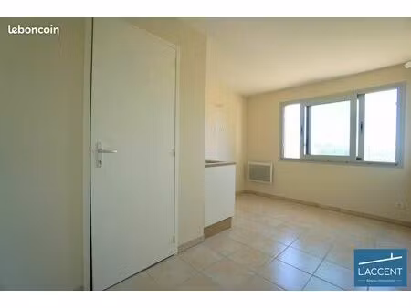 studio 1 pièce 12 m²