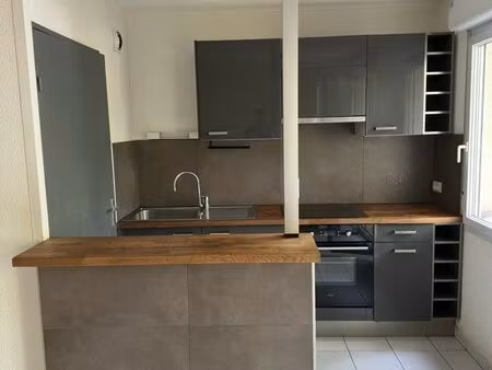 t3 de 53 m² à louer – charges comprises – résidence saint andrew à nîmes