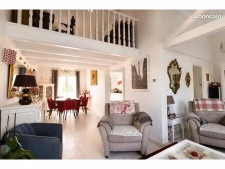 maison 5 pièces avec piscine et studio / pool house – secteur recherché