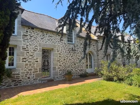 maison 7 pièces 196 m²
