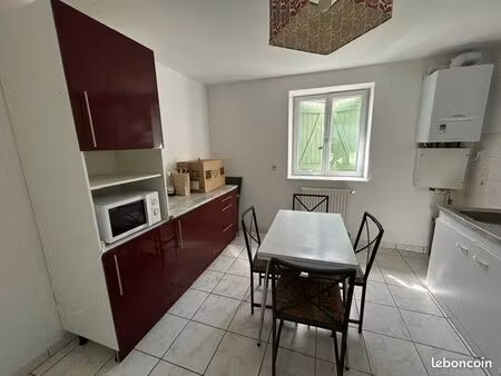 maison 2 chambres avec terrain et places de parking
