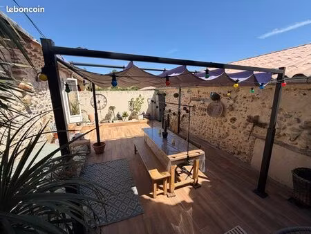maison de village  90 m²