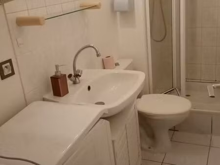 t1 bis meublé quartier 1er mai avec 2 places parking privé