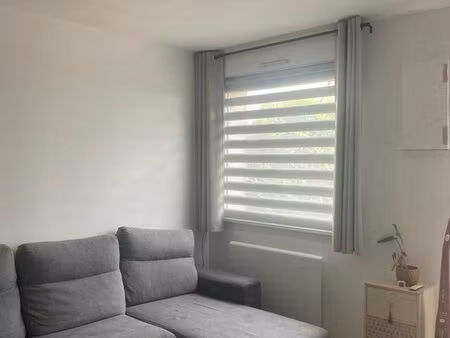 maison mitoyenne avec terrasse et parking