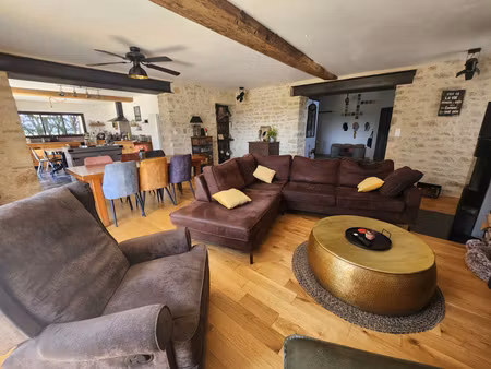 maison en pierre rénovée avec 4 chambres