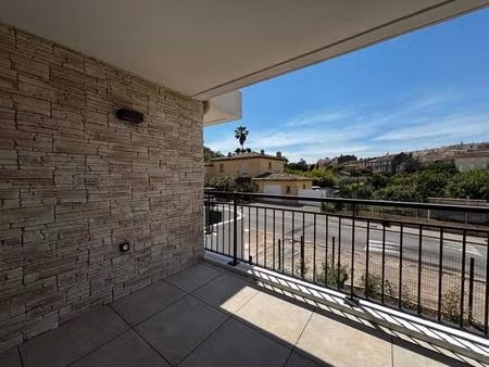 t2 neuf avec balcon et parking à cogolin