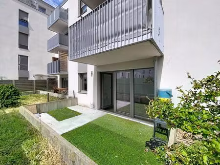 villaroy - appartement lumineux avec terrasse et coin de verdure privatif