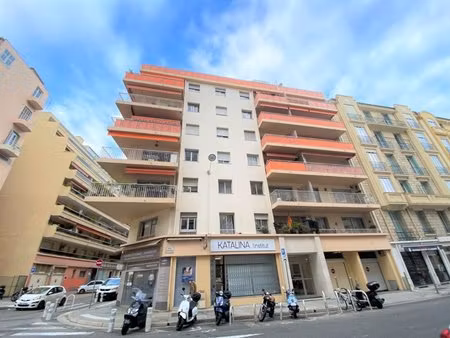 a louer 3 pieces nice republique terrasse parking en sous sol