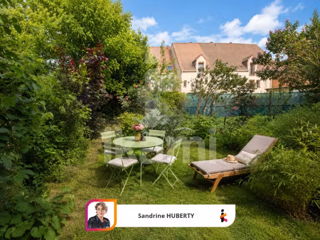 f2 rénové avec jardin et parking à noisy le grand