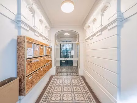 paris xvii - 3 pièces de 60 m2 - 6eme etage avec ascenseur