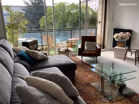 appartement f5 climatisé 107m2 3ème étage avec ascenseur plein centre