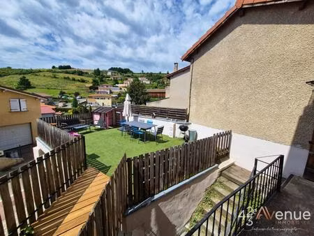au cœur du bourg de cellieu  magnifique maison de village d'environ 126 m² avec terrasse  