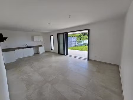 villa t4 neuve - saint-andré ville