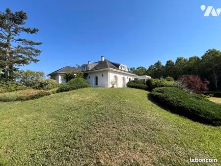 maison 8 pièces 289 m²