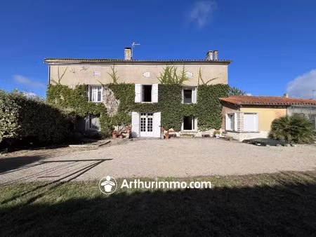 grande maison de village de 259 m² à villiers-couture