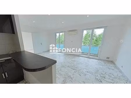 appartement 2 pièces climatisé avec cave – résidence les lauriers