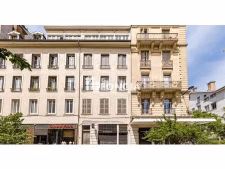 grenoble hyper-centre - vaste appartement t3 105 m²