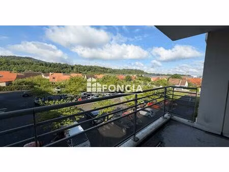 t3 terrasse et stationnements