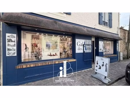 barbizon coeur de village emplacement n°1 boutique de 35 m²