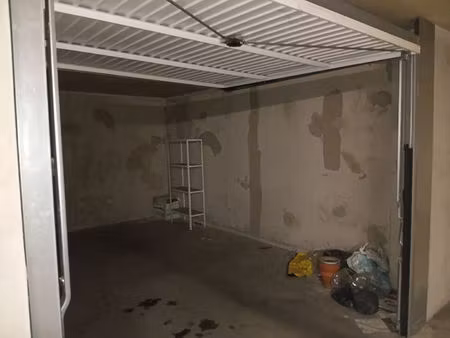 parking / box montpellier 16.60 m2