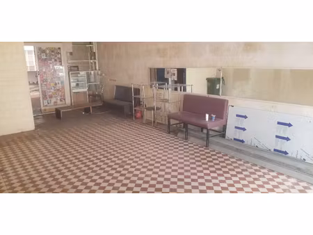 local commercial de plain-pied - restaurant libre avec grande salle  cuisine avec extracti