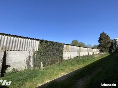 local divers 1450 m² la motte