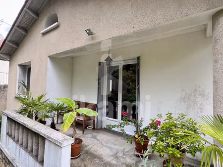 maison de ville à l'emplacement recherché
