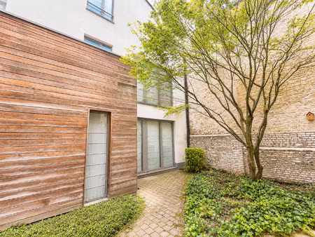 maison à louer avec terrasse et jardin   ixelles (vbe33455)