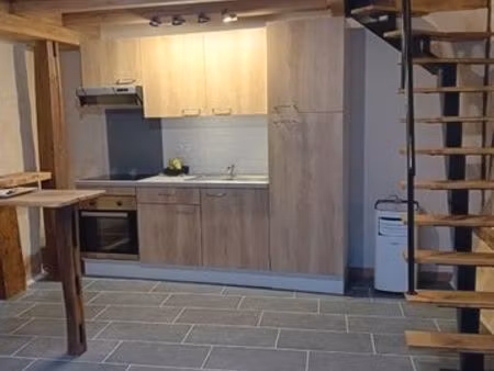 maison de rue sur 2 niveaux de 32m2