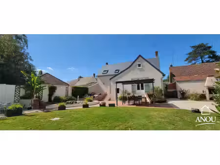 grande maison familiale dans la vallee de la conie