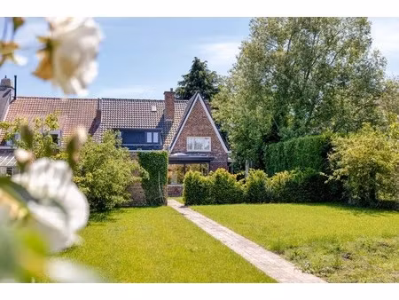 karaktervolle gezinswoning op 1524m² te koop in bissegem!