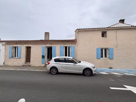 authentique maison de bourg à rafraîchir à dolus