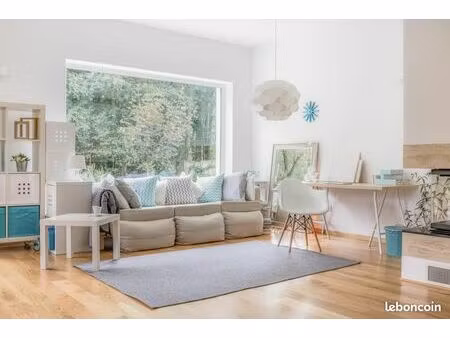 studio 1 pièce 28 m²