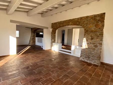 saint-paul-de-vence - très grand t3 de 103m2 rénové vue mer