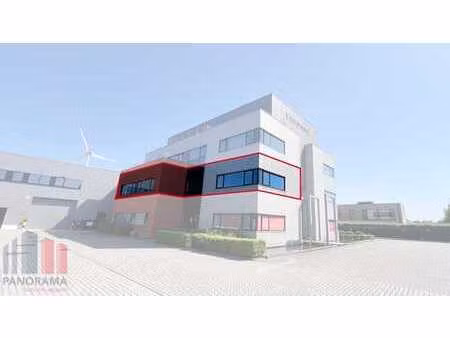 espace de bureaux prêt à l’emploi de 171 m² à proximité d...