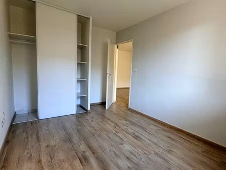 t2 43m² - terrasse & box fermé – proche airbus