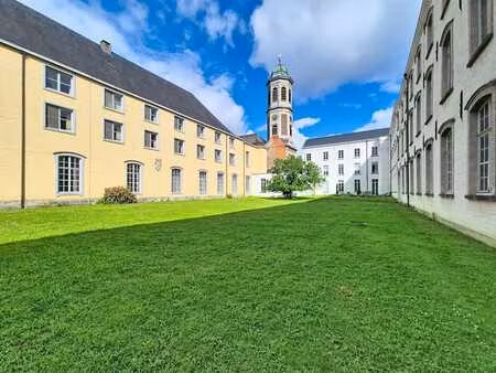 bureau unique (161 m²) à louer au cœur de drongen