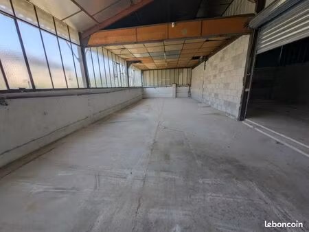 grand box de stockage / garage sécurisé – 90 m²