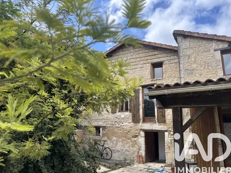 maison de village à saint-martial (16190)