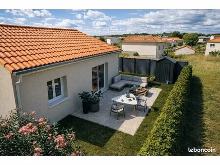 maison neuve 900/mois