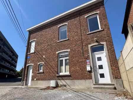 maison 3 chambres avec grenier  terrasse et jardin !