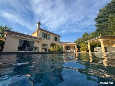 magnifique propriété provençale avec piscine